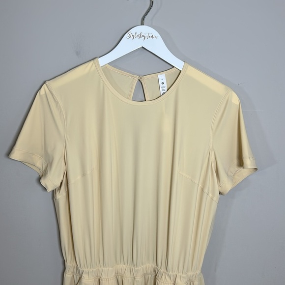 Lululemon Lightweight High Neck Romper Prosecco Open Back Cream Yellow Sz 10 - Picture 6 of 15
